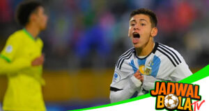 Claudio Echeverri: Permata Argentina yang Menjadi Rebutan Klub-Klub Besar Eropa Claudio Echeverri: Permata Argentina yang Menjadi Rebutan Klub-Klub Besar Eropa