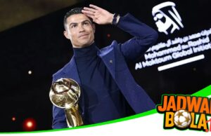Ronaldo Merasa Lebih Pantas Raih Penghargaan Dibanding Messi