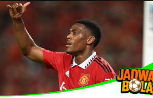 Anthony Martial Makan Gaji Buta? Desas-Desus Transfer Beredar!