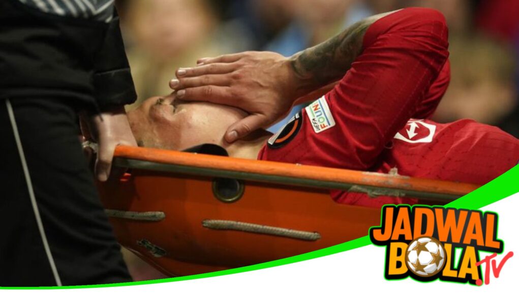 2 Pemain MU Alami Cedera Saat Pertandingan Derby Manchester 2 Pemain MU Alami Cedera Saat Pertandingan Derby Manchester