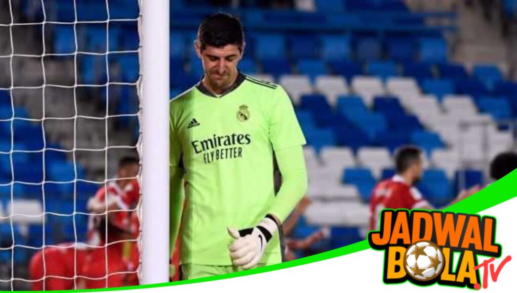 Thibaut Courtois Alami Cedera Lutut Berpotensi Absen di Euro 2024 Thibaut Courtois Alami Cedera Lutut Berpotensi Absen di Euro 2024